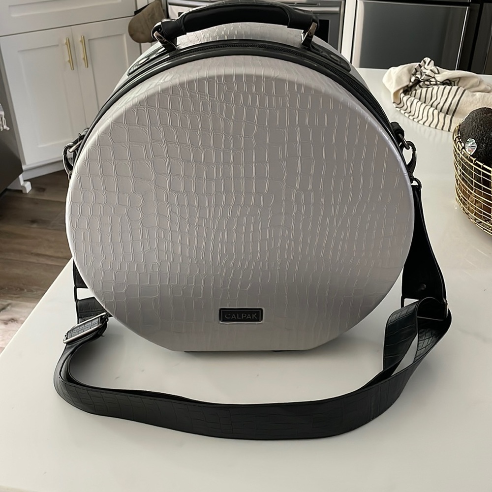 CALPAK Hat Box - Silver